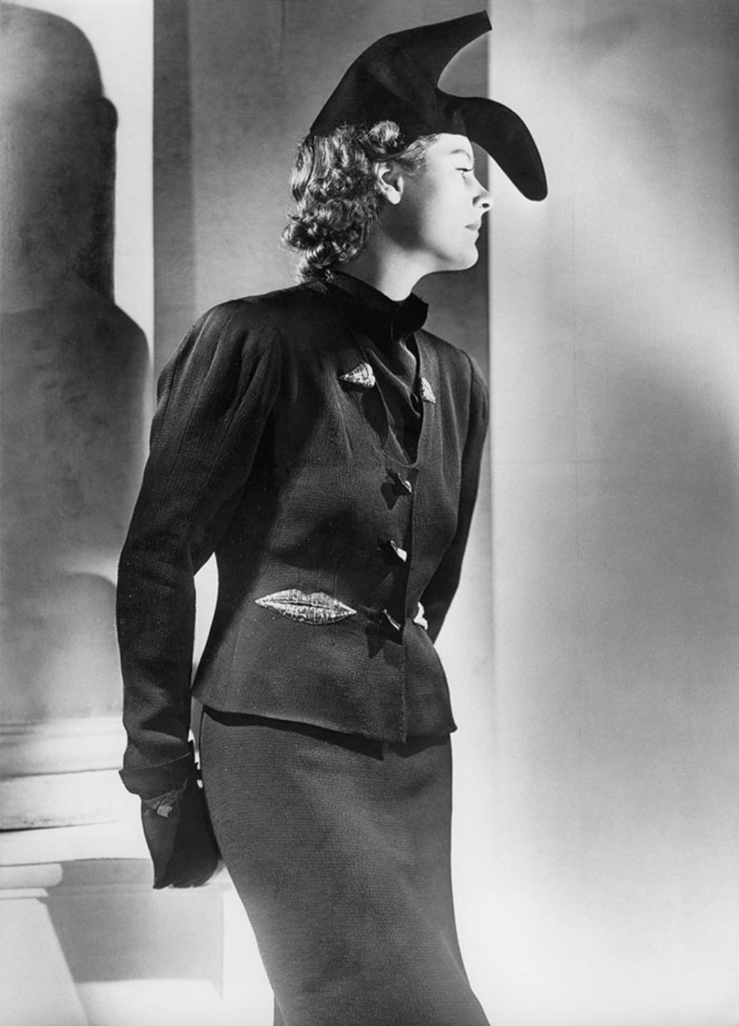 Schiaparelli and Dali's Shoe Hat