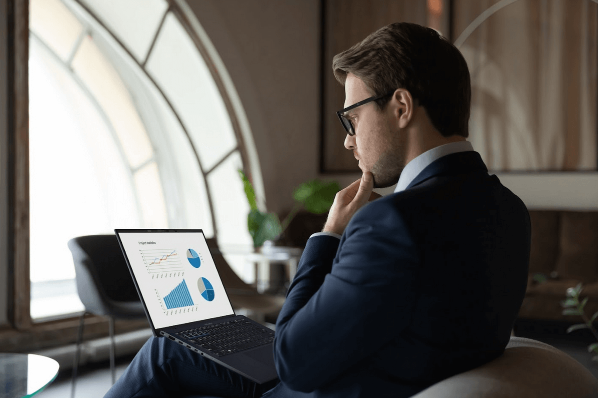 The ExpertBook B9 keeps confidential data safe