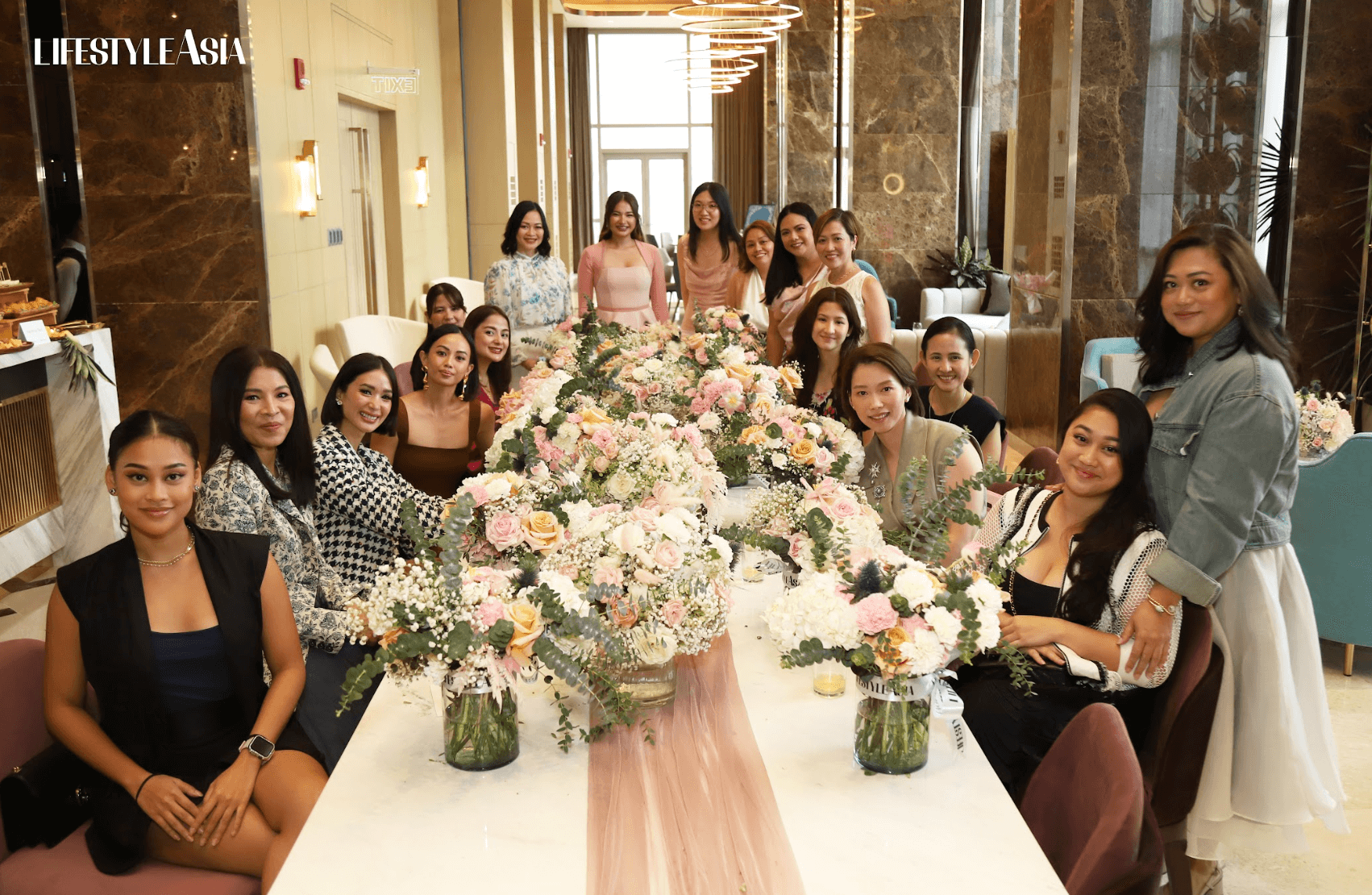 Heart Evangelista and Winnie Go with RLC Executives.