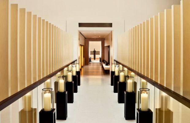 Minimalism and clean lines give the Upper House its serene atmosphere