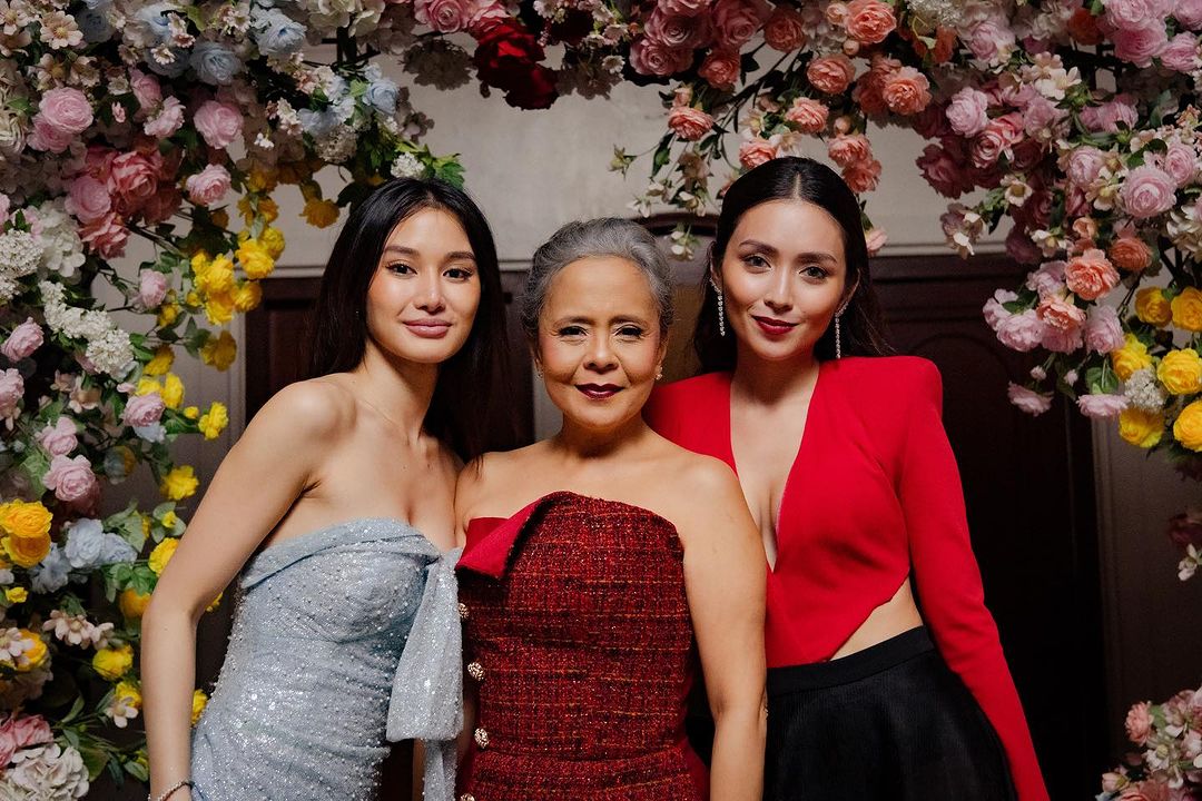 L-R: Actresses Chie Filomeno, Dolly de Leon, and Kathryn Bernardo