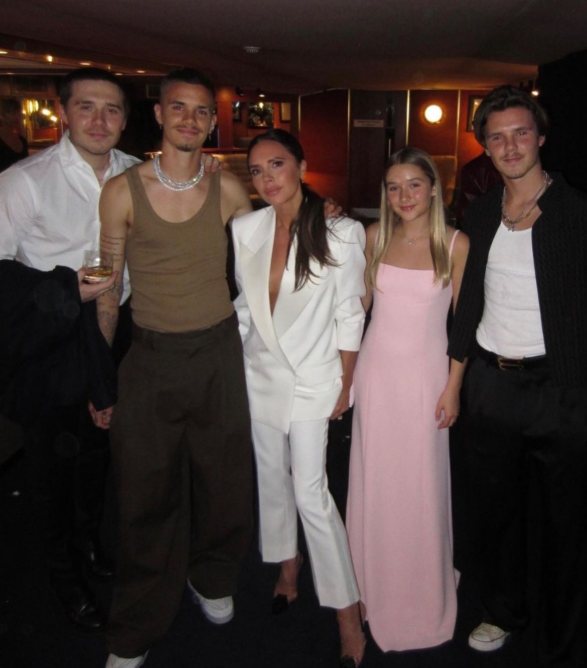 The 4 beautiful children of Victoria and David.