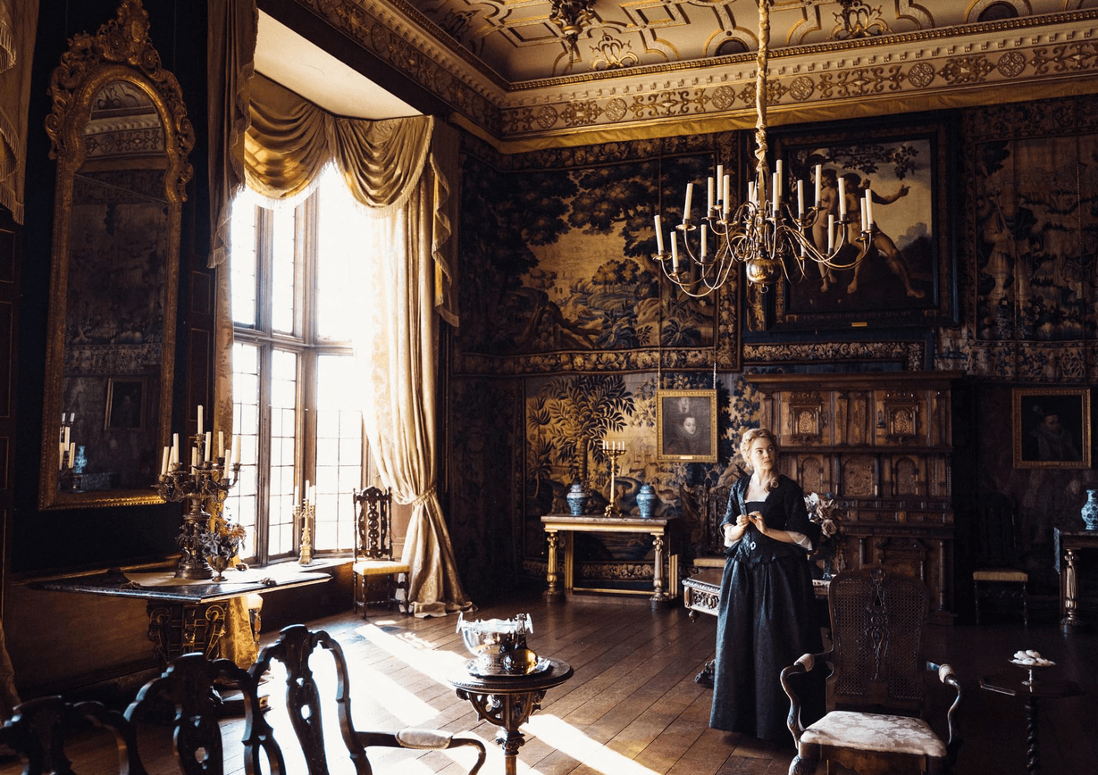 Emma Stone plays Baroness Abigail Masham