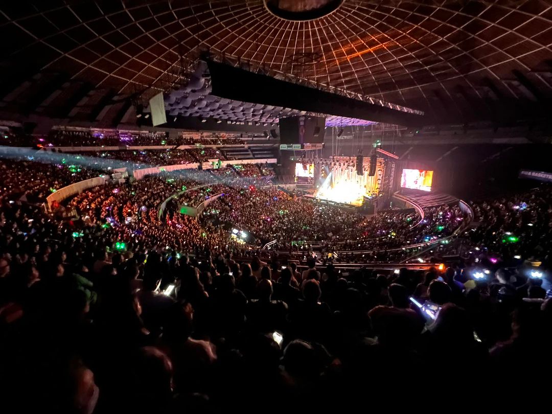 The crowd during The Corrs’ concert in Araneta