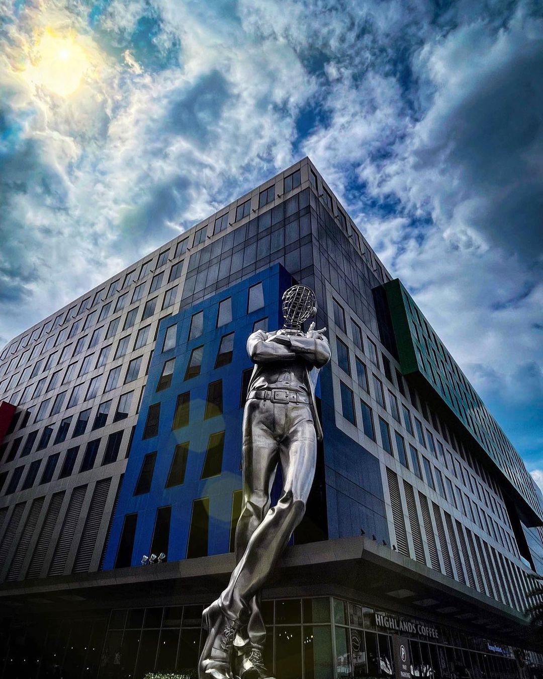 JEFRË’s “What’s Up!” at the Metropolitan Museum of Manila