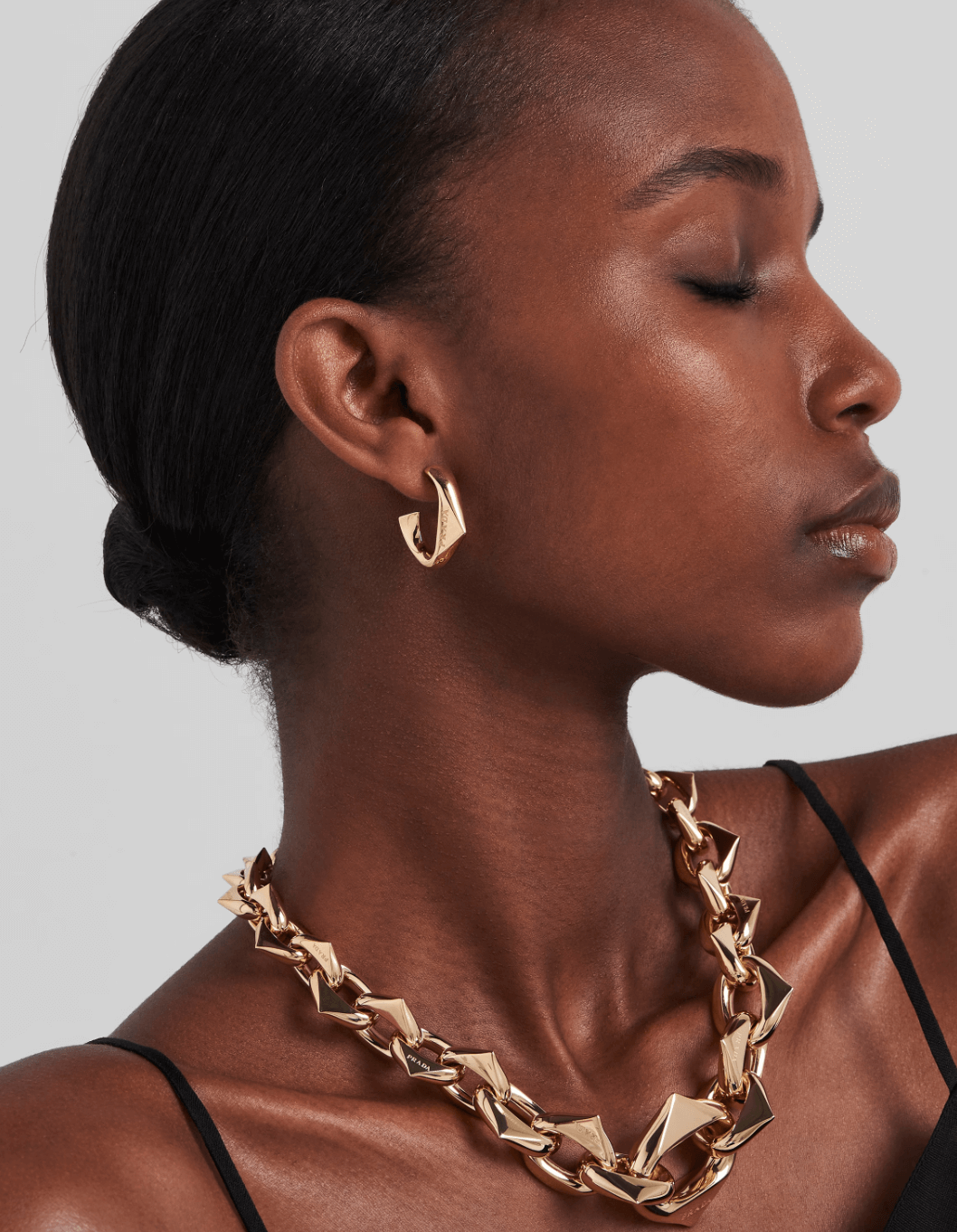 They’re not just about killer bags and shoes; they’re diving into the jewelry game too. 