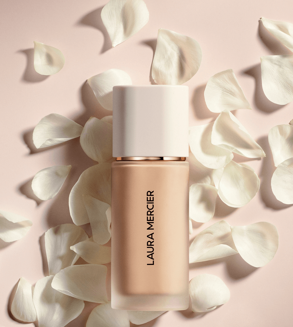 Laura Mercier, a trailblazer in No-Makeup Makeup, seamlessly fuses makeup and skincare.