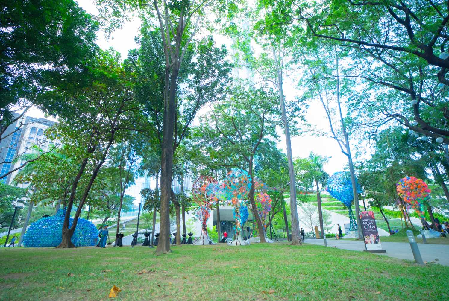 “Elemental” and “Nautilus of Dreams” at Elemento Art Light Flow
