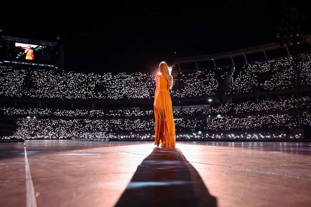 Taylor Swift performs for fans in The Eras Tour in Argentina