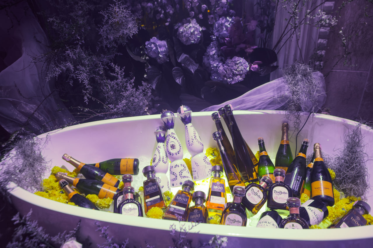 A bathtub of drinks–the couple’s vision turned to reality through Stanz Catalan’s dedication
