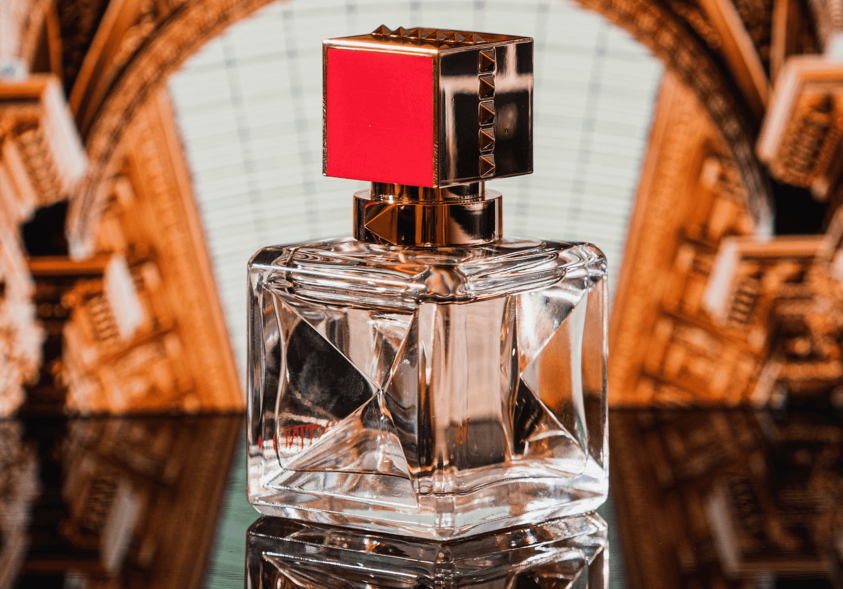 Top 5 Luxury Fragrance Gifts For The Scent Savvy Women