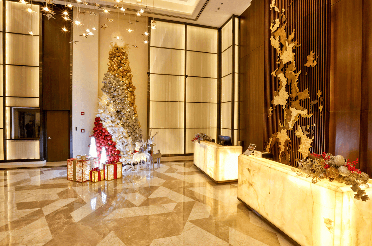 The lovely Christmas tree at Sheraton Manila