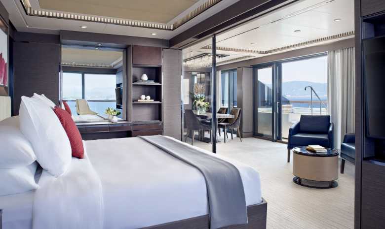 A magnificent suite with a gorgeous view of the ocean