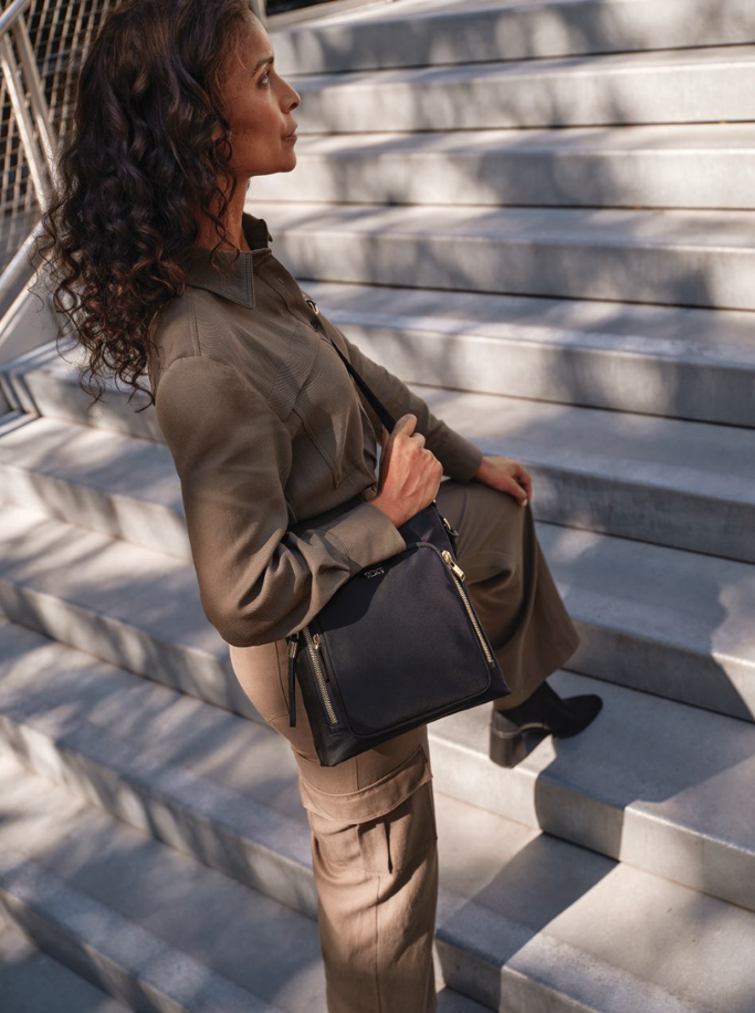 Voyageur Tyler Crossbody in Black Gold