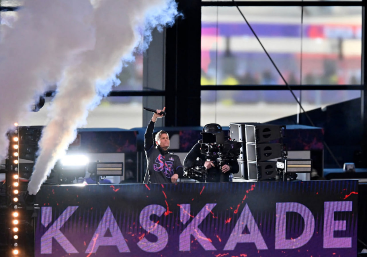 Kaskade brought the entertainment at the Allegiant Stadium