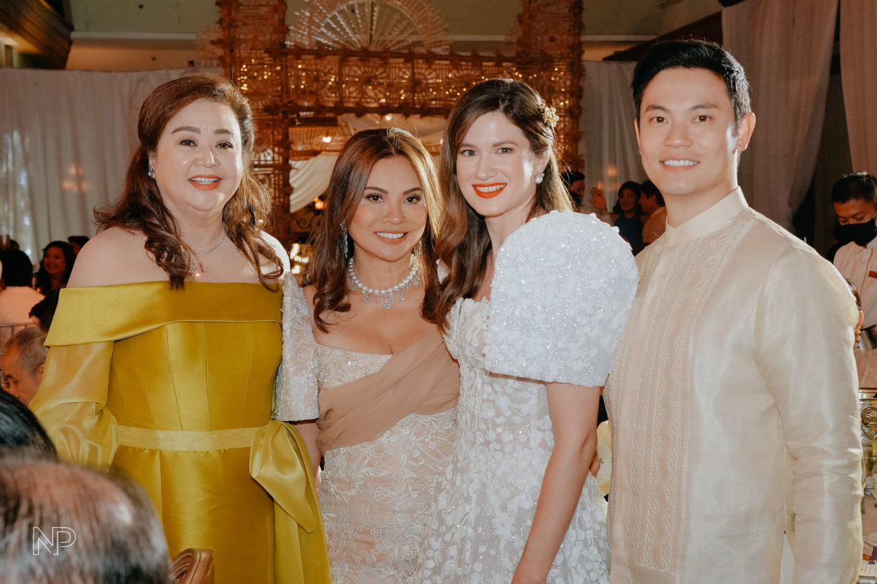 The newlyweds with Alice Eduardo and the groom's mother, Mela Mosqueda-Bengzon