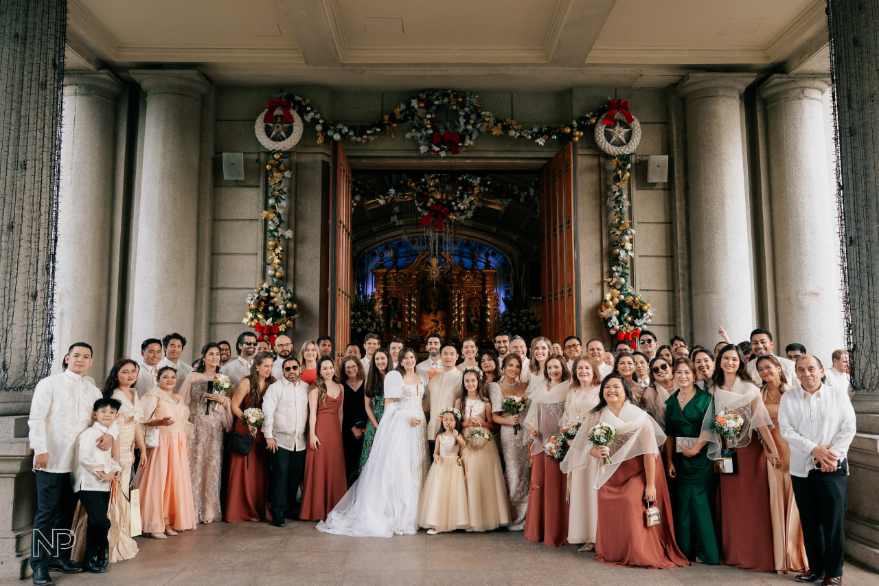 The guests are in all smiles, celebrating the happy and lasting marriage of Peps Bengzon and Sara Appleton.