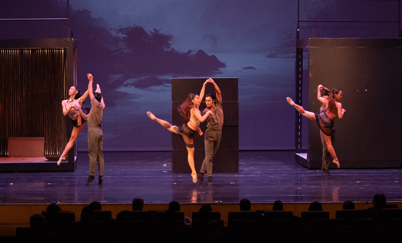 A scene with women of the Cordilleras defending their land 