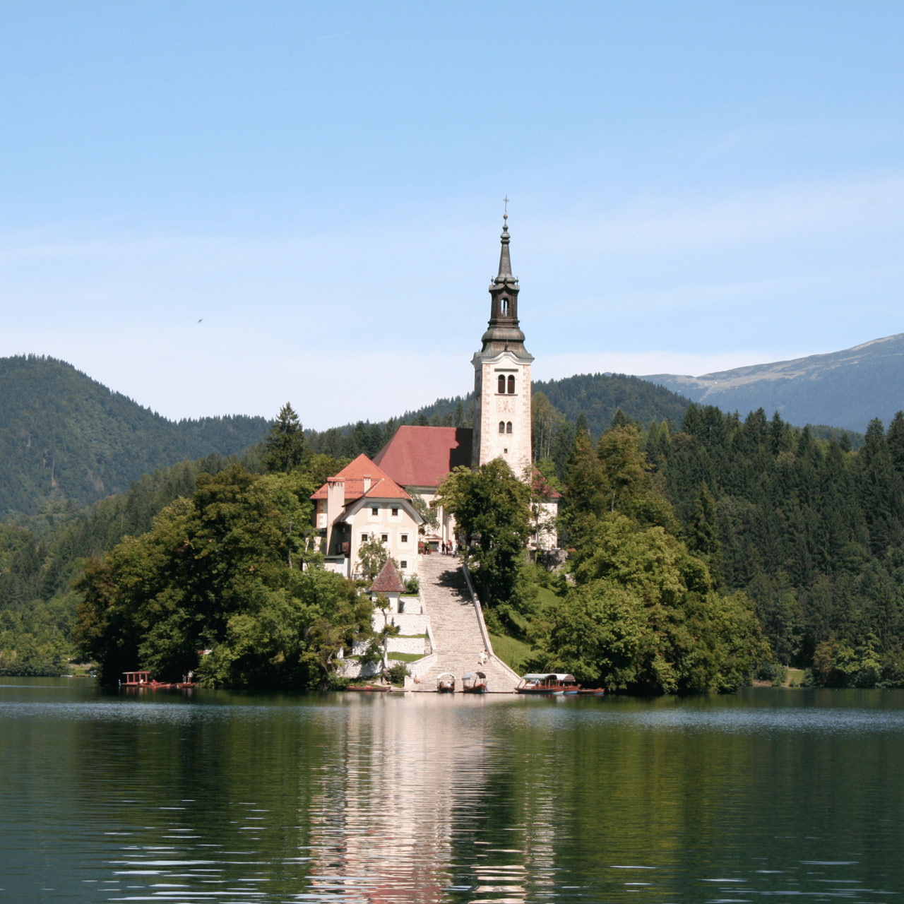 Explore 5 Of The Most Beautiful Churches In The World