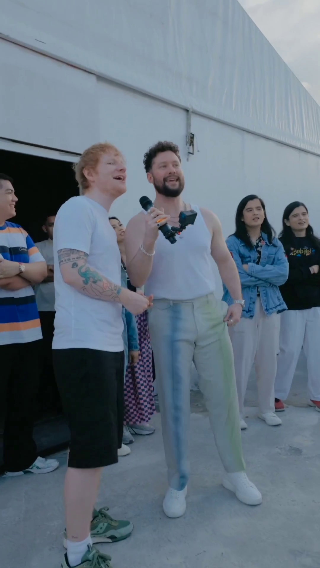 Ed Sheeran, Calum Scott, and Ben&Ben singing karaoke