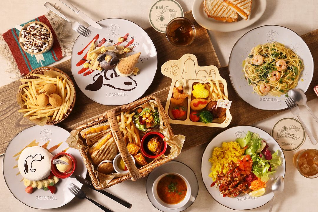 Food at the Peanuts Café