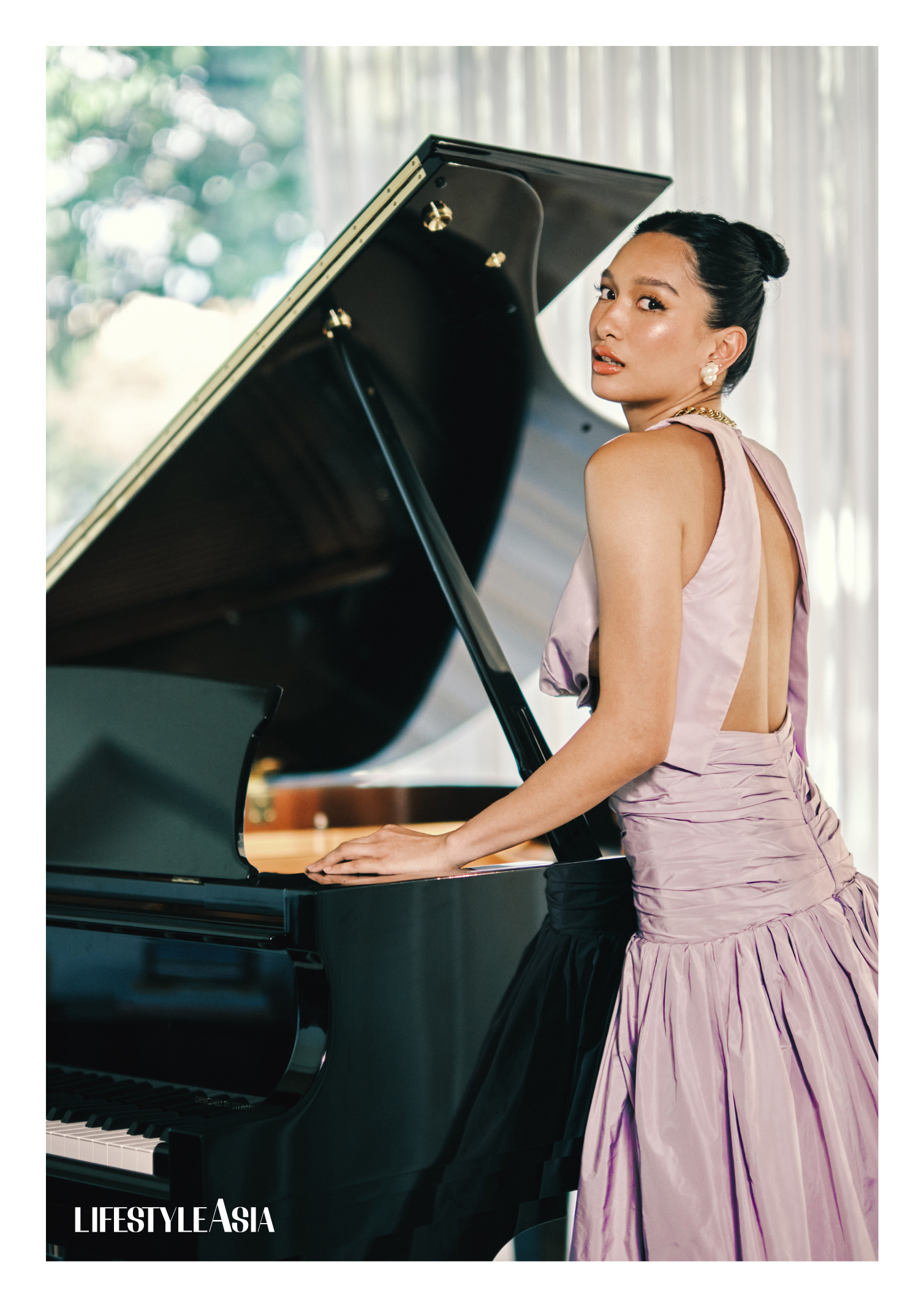 LEFT: Lilac silk tafetta dress, ANTHONYRAMIREZ; Turbo shell earrings, necklace andbracelet, RIQUEZA