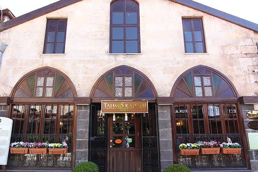 Cafe Landmarks: 5 Historical Coffee Shops Around The World