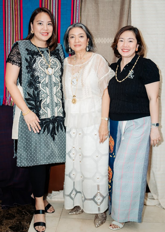 L-R : Kathy Babst, Susie Quiros, Kathy Anover; Patis Tesoro and Mita Rufino; Anna Sobrepeña and Marimel Francisco