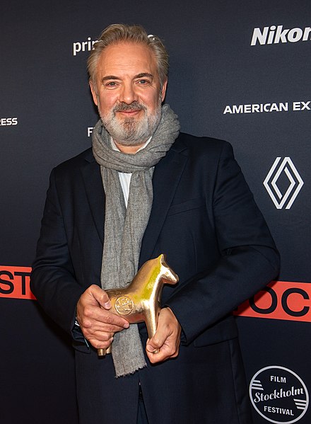 Sam Mendes with the Stockholm Visionary Award during the Stockholm International Film Festival in 2022