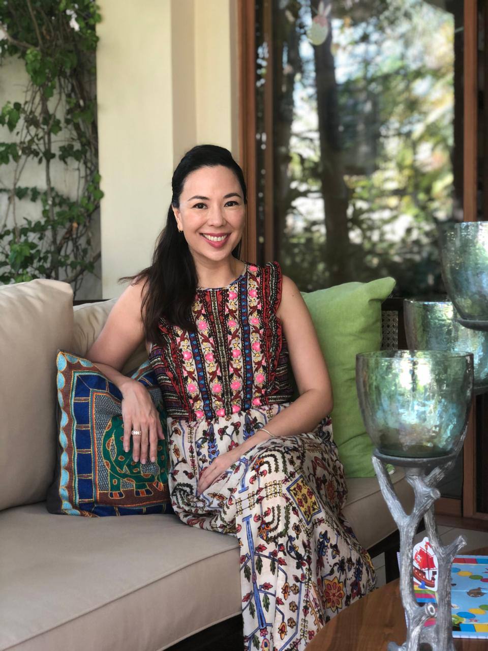 Sunshine Puey and one of her tablescapes