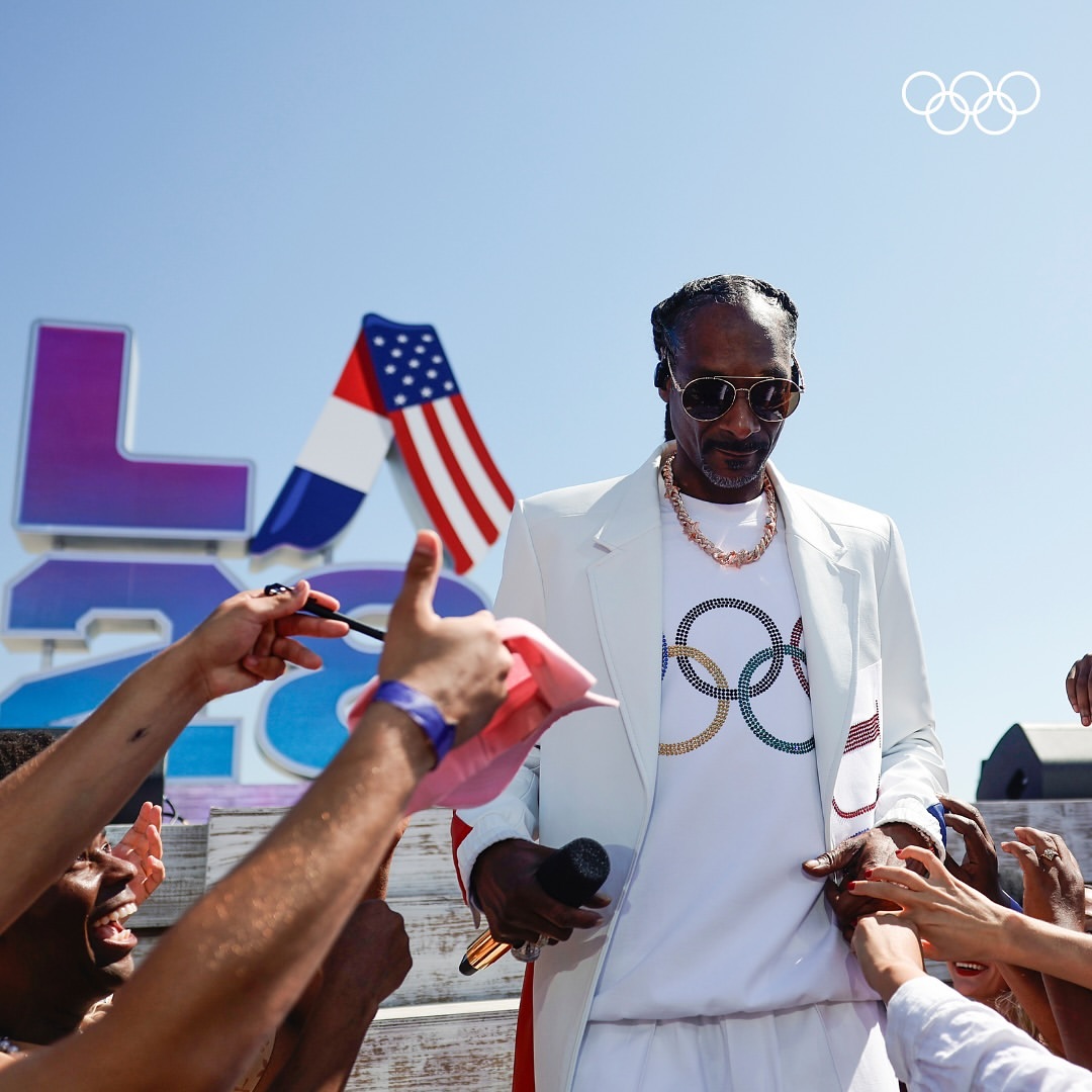 Beach performances by Snoop Dog, Dr. Dre, Billie Eilish, and the Red Hot Chili Peppers