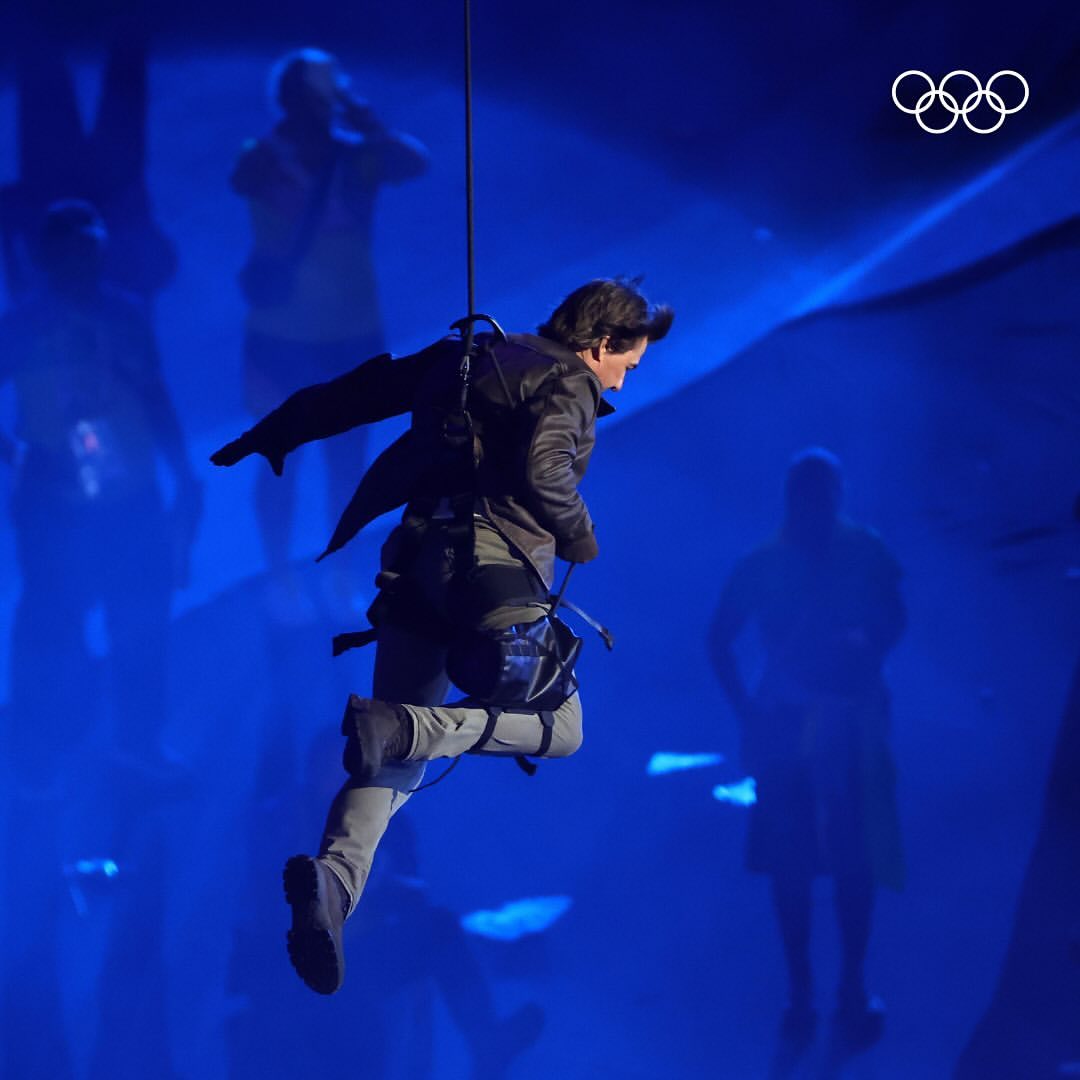 An epic performance from none other than Tom Cruise marked the transition from Paris to Los Angeles