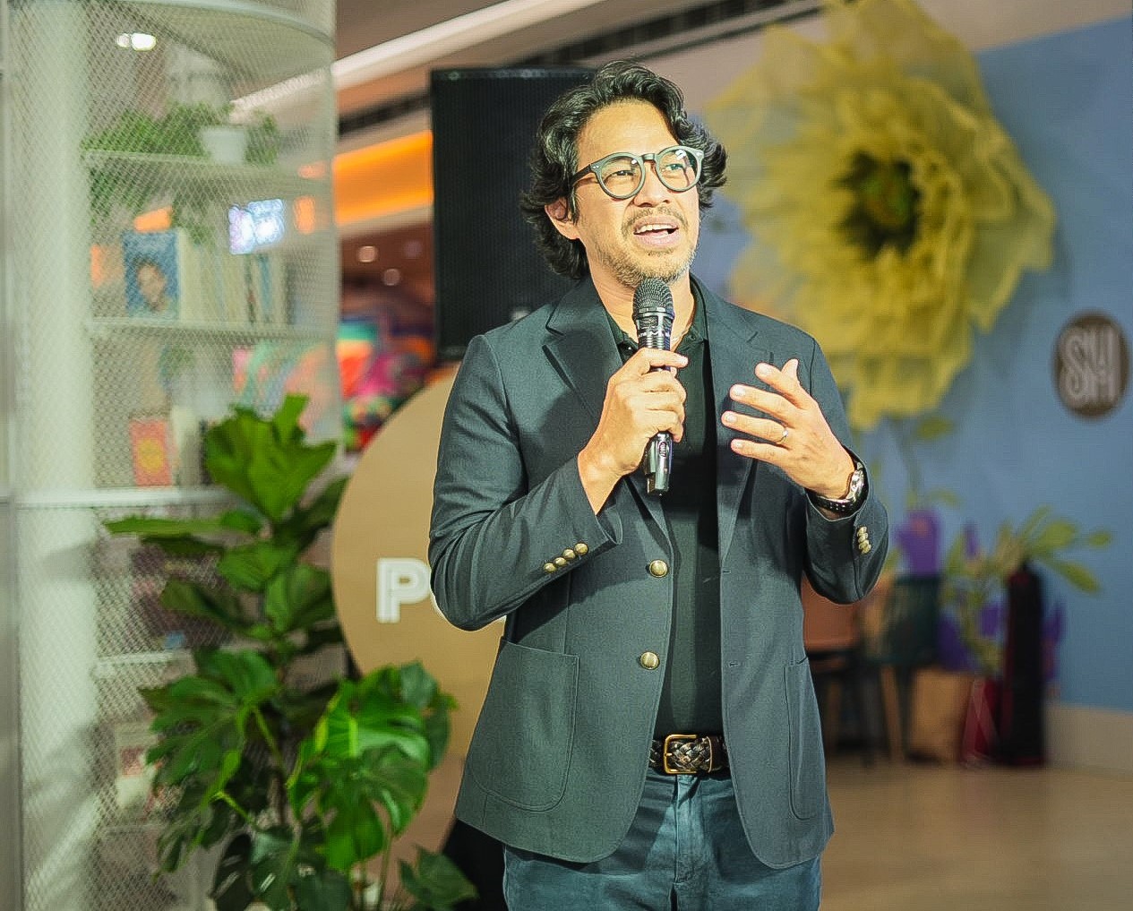 LEFT: Architect Royal Pineda. RIGHT: Architect and Book Nook founder Shereen Sy.