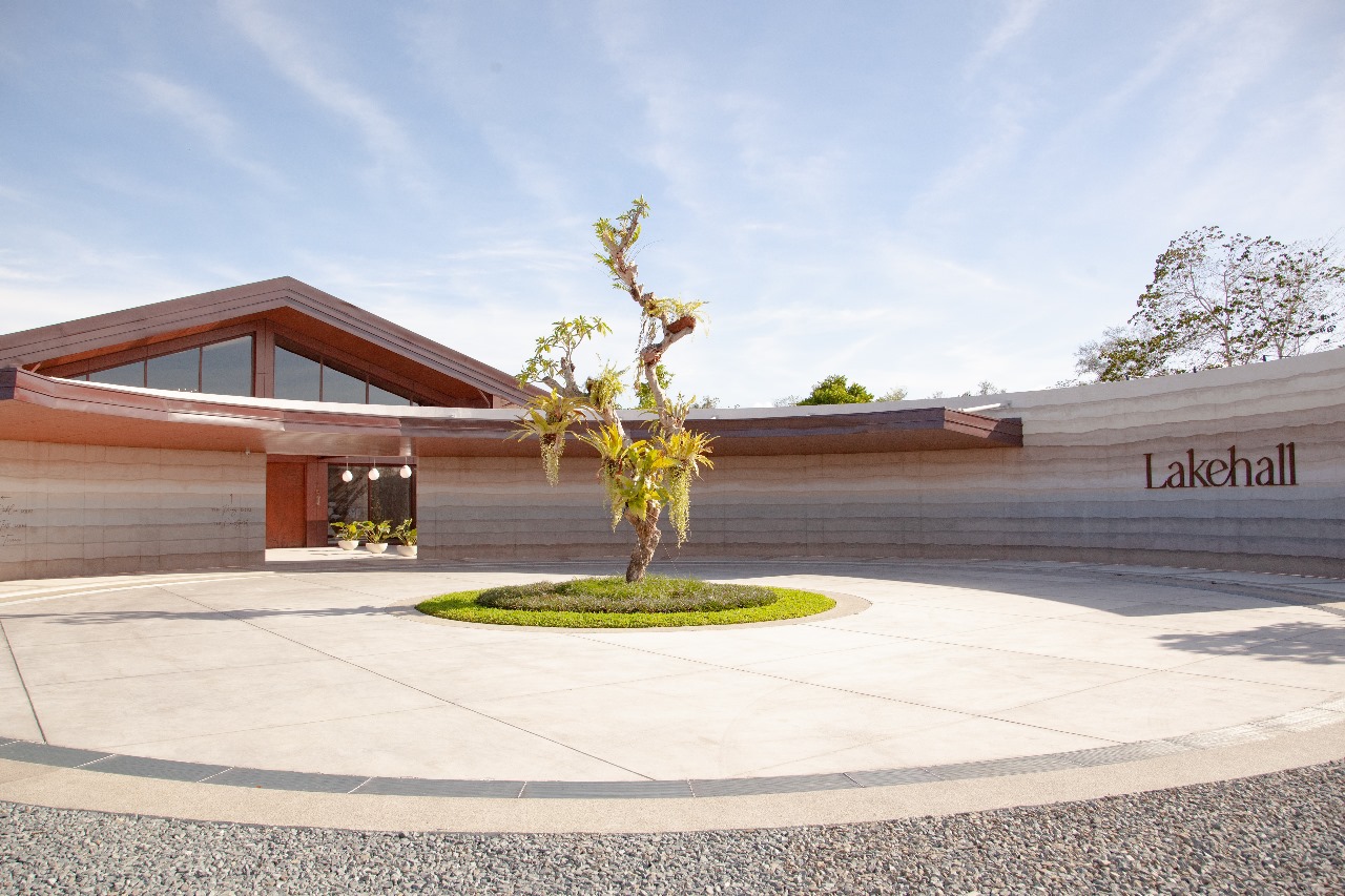 Outside Lakehall at Nena's Sanctuary.