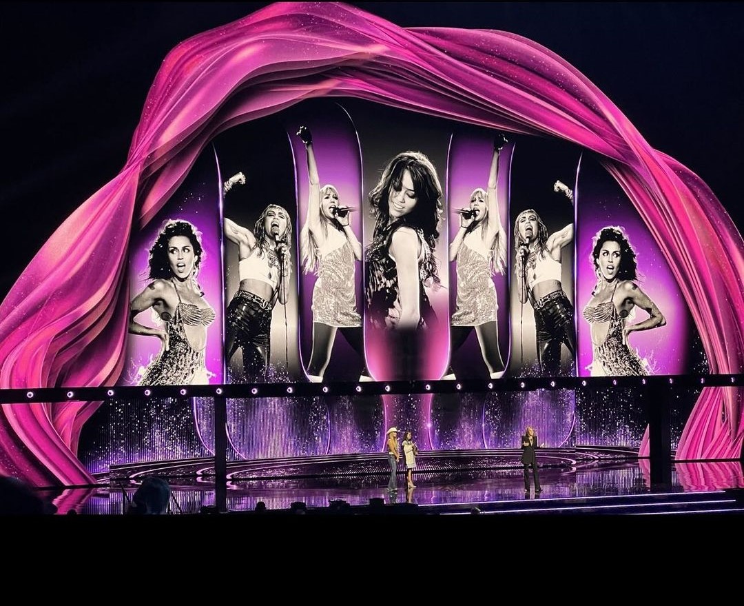 Miley Cyrus at the Disney Legends ceremony