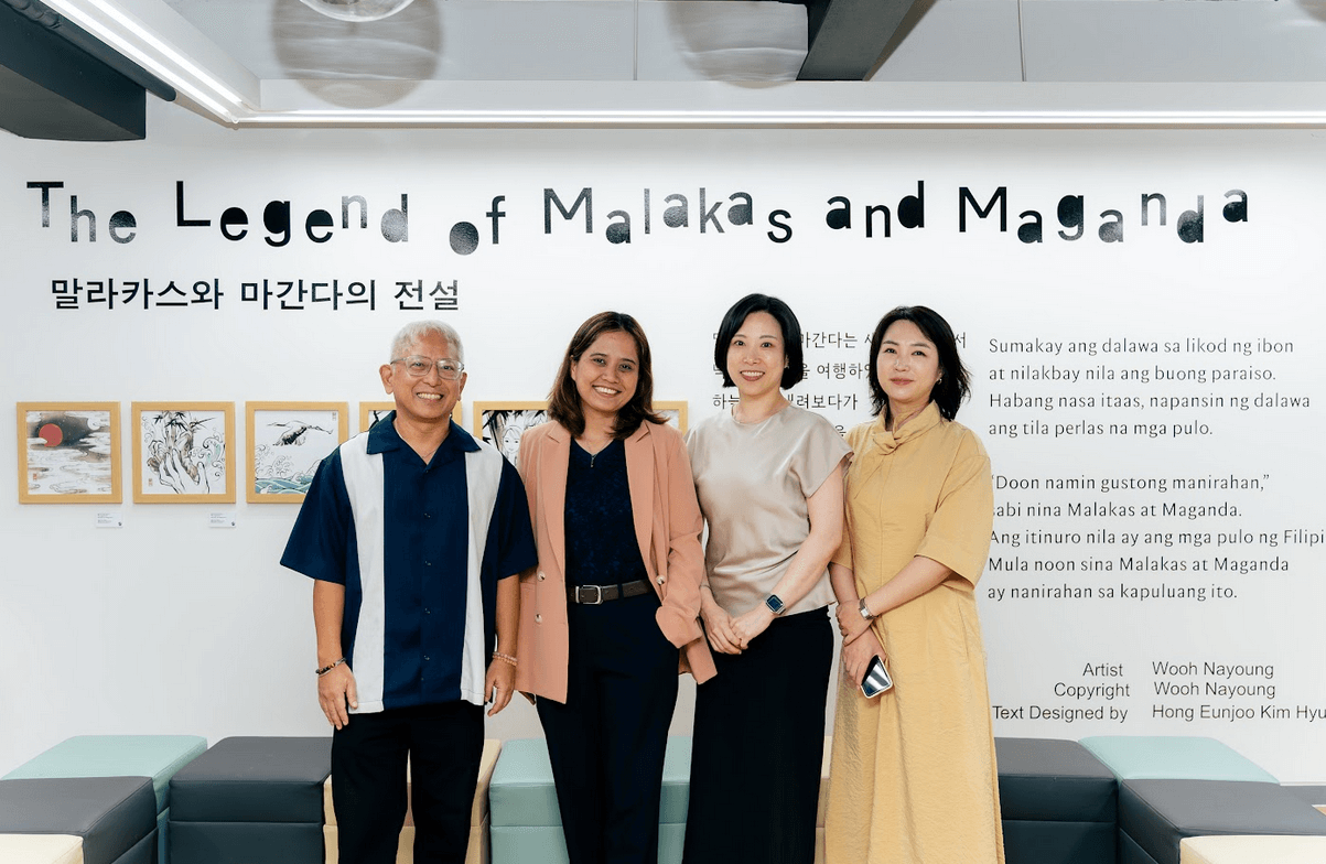 Museum Curators from Korea and the Philippines join hands for the first-ever “Curator Symposium” organized by the center. L-R: Gerry Torres, director and curator at the Center for Contemporary Art (CCA) at the De La Salle-College of Saint Benilde; Jhaydee Pascual, curator and officer-in-charge of the Botany and National Herbarium Division of the National Museum of the Philippines; Gyurin Kim, educator at the National Hangeul Museum; Eunjae Kim, curator at the National Hangeul Museum.