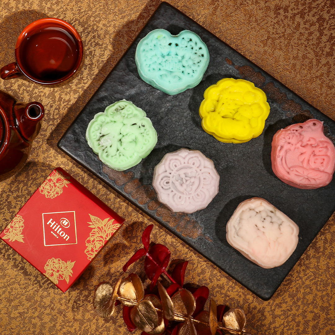 LEFT: Snow Skin Mooncakes at Hilton Manila, Newport World Resorts. RIGHT: Boutique Mooncakes at Hilton Manila, Newport World Resorts. 
