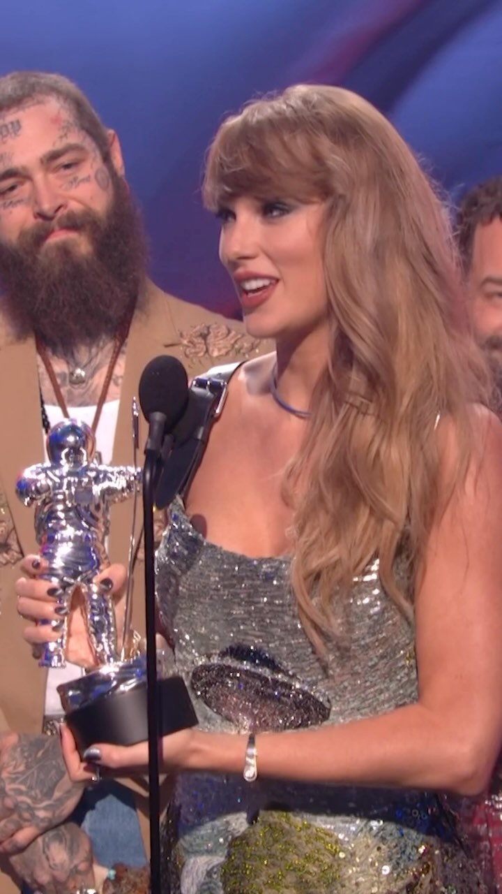 Taylor Swift and Post Malone at VMAs