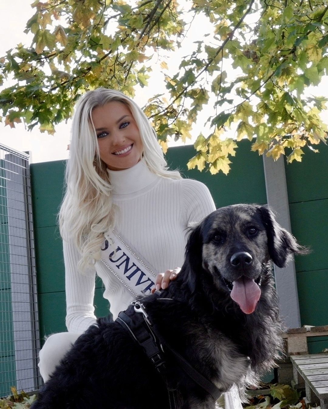 Victoria Kjær Theilvig with animals from Dyreværnet