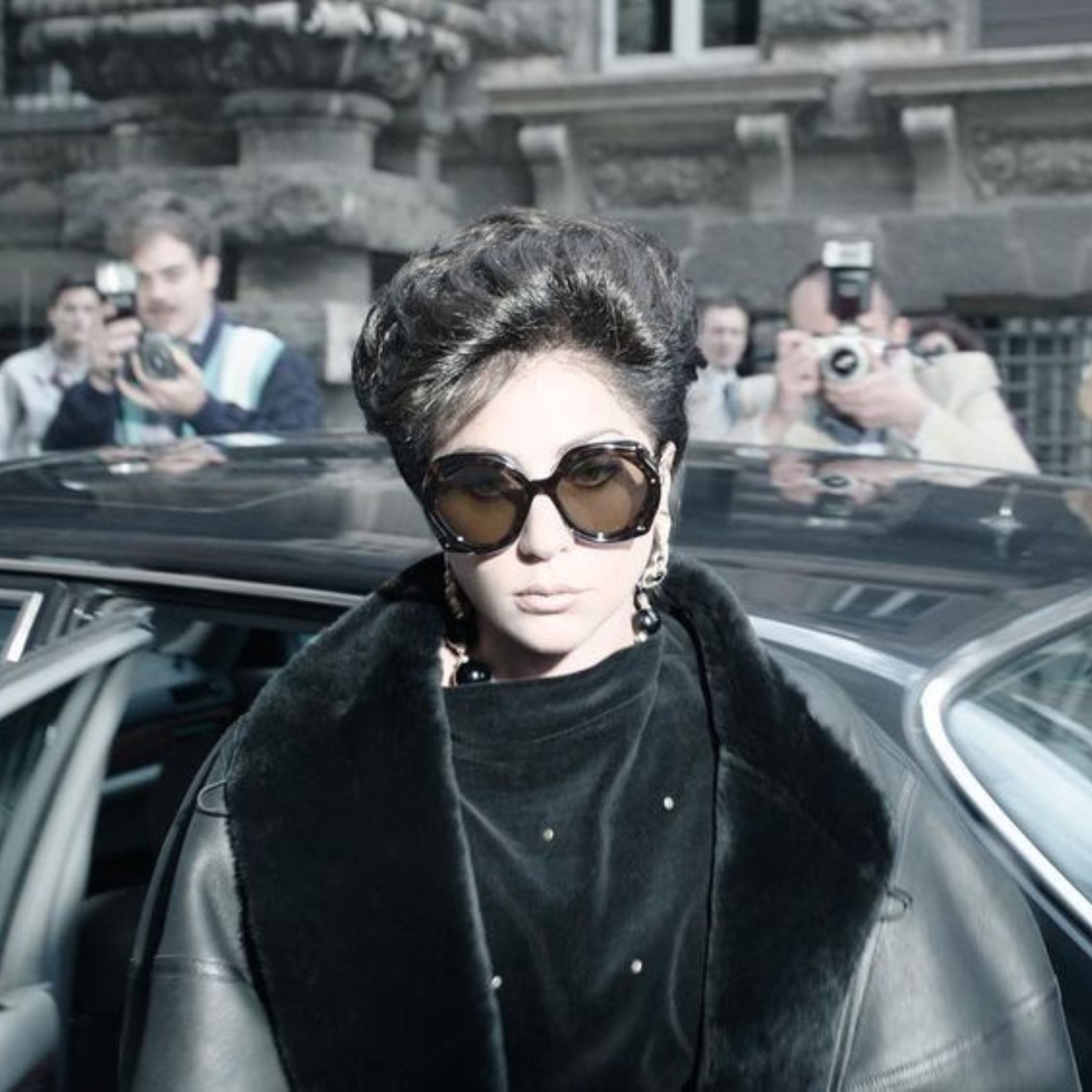 The World Of Luxury Fashion: 8 Works That Delve Into The Lives Behind The Industry