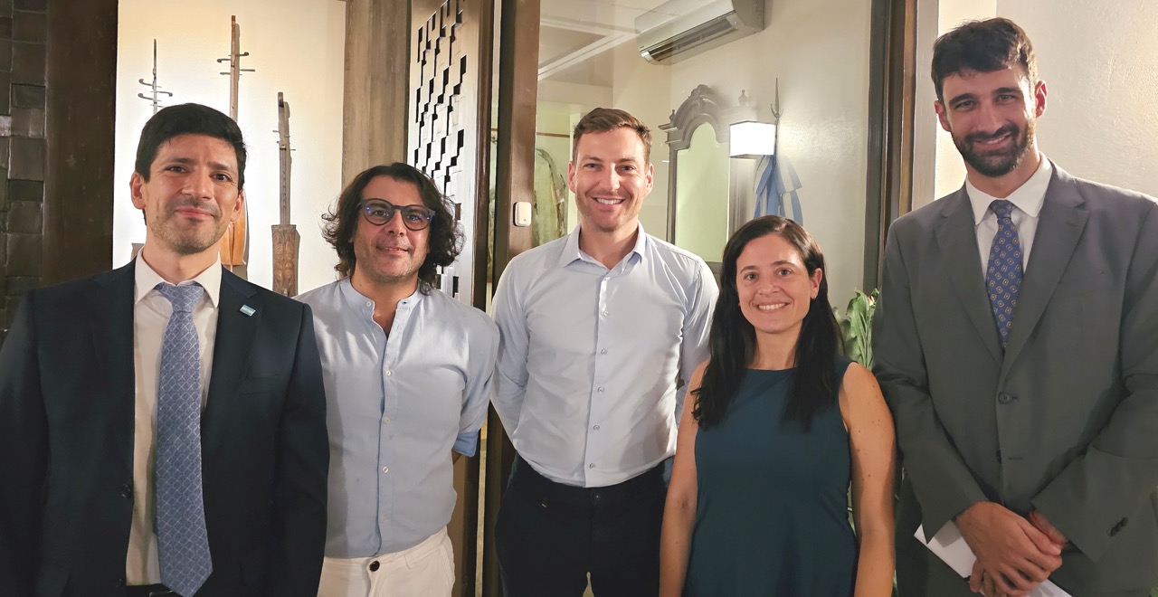 Gabriel Rivera (Argentine Diplomat); Guillermo Perez Cena (Argentine Businessman); Dimas Bornhausen Neto (Meat Trader for Minerva); Ana Clara Pianezza (Argentine Diplomat); Fabricio Sordoni (Argentine Diplomat)