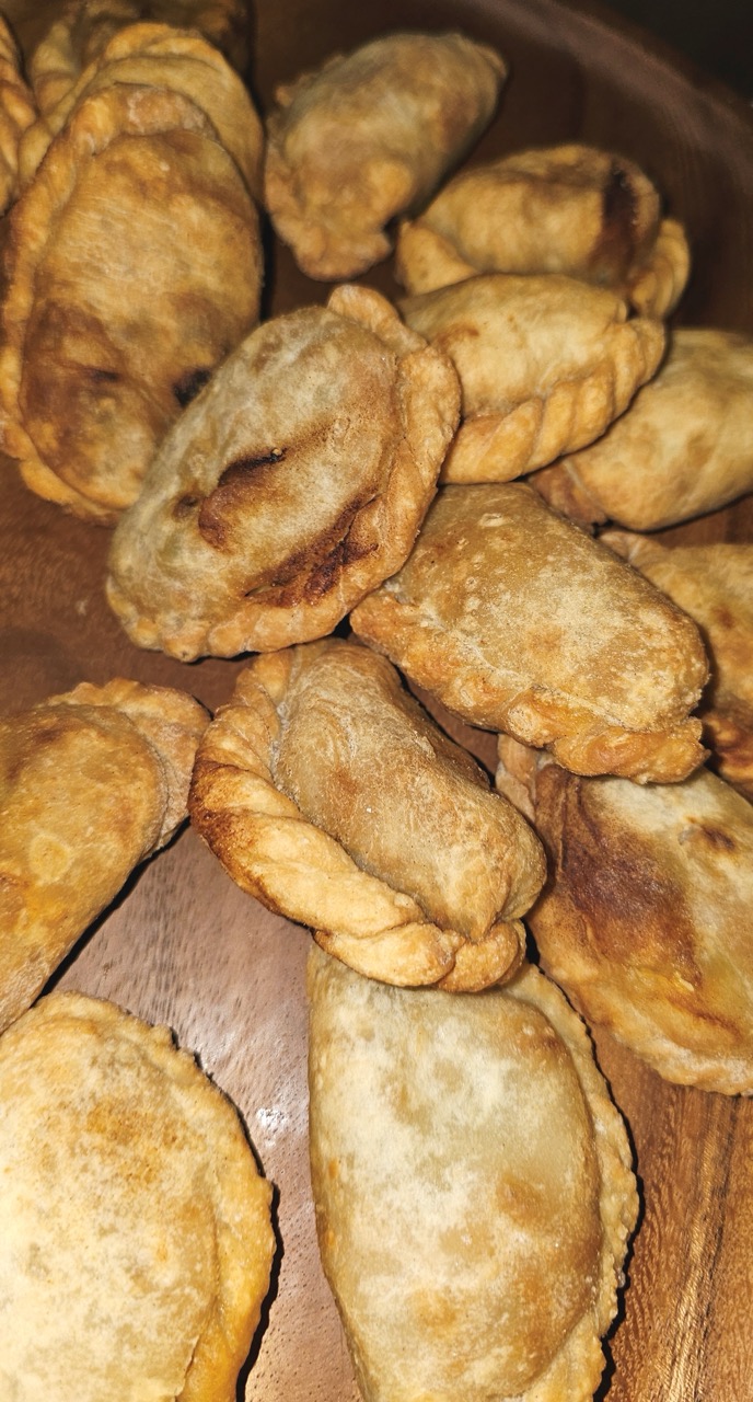 Beef Empanaditas; Camembert con Chutney de Manzana; Chorizo Criollo; and various cuts of beef or grillado