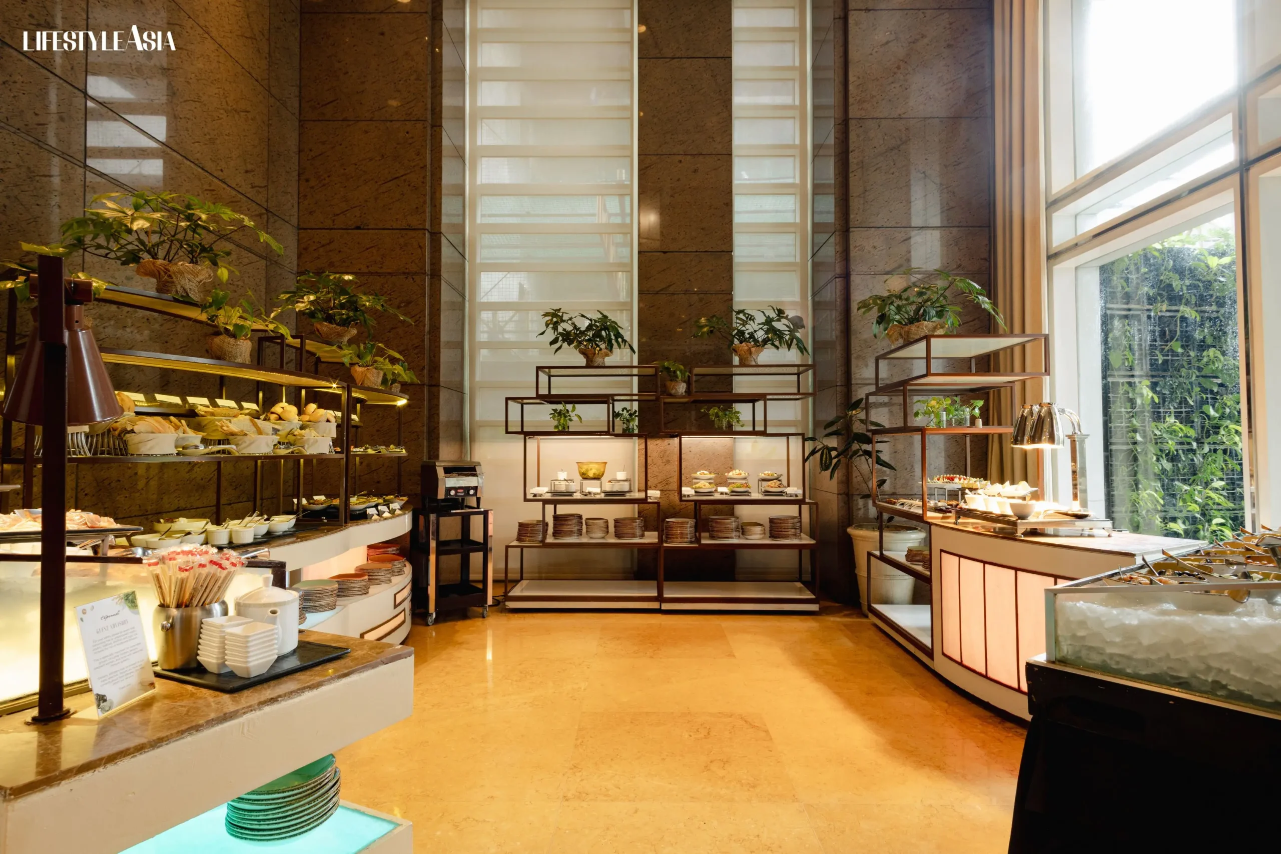 The Salad Room tucked away at Discovery Primea's Tapenade features a fun and fresh salad bar