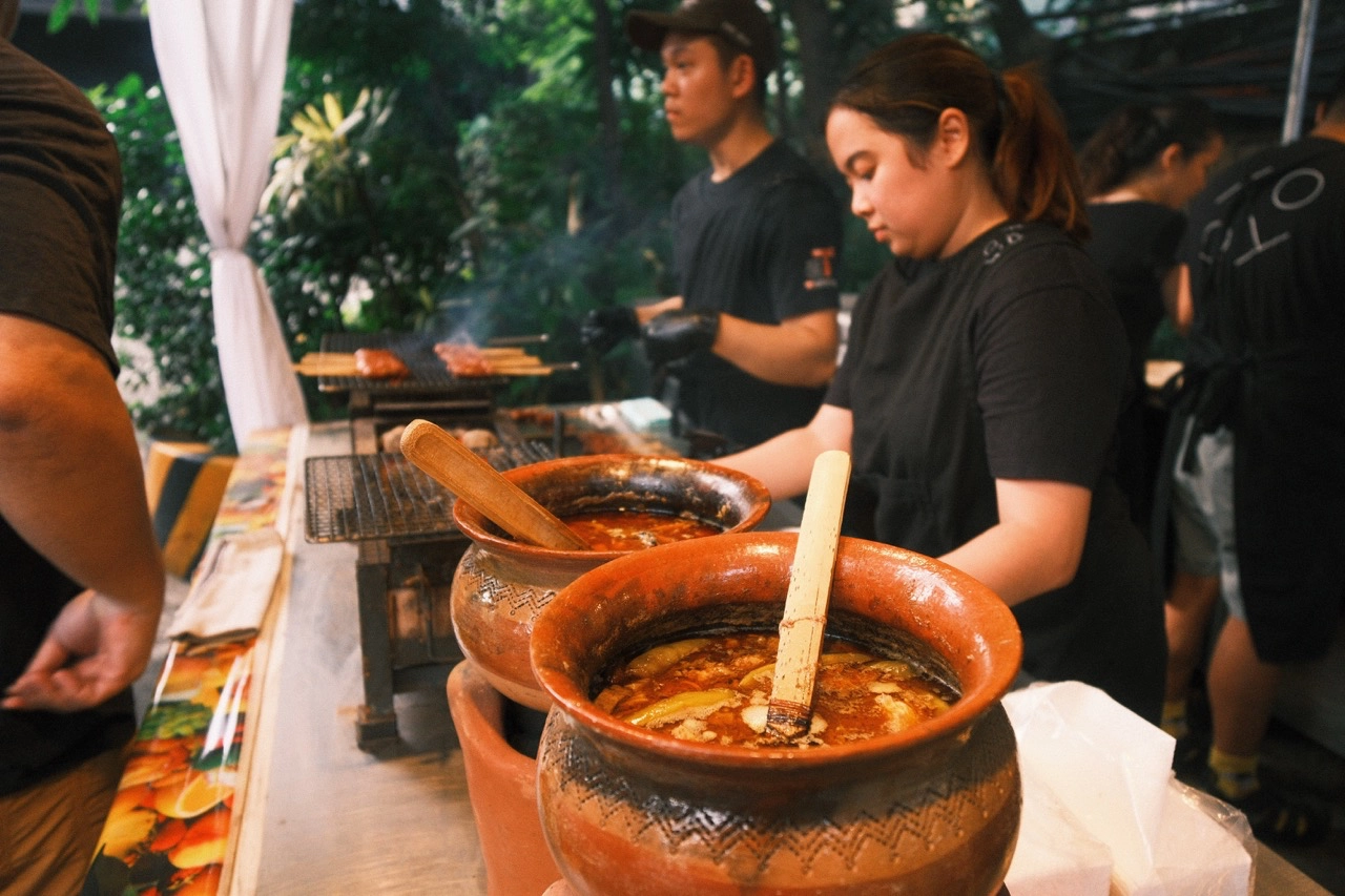 Doreen Fernandez and Edilberto Alegre Exploding Galaxies Sarap Palayok