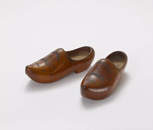  Clogs and Mules 