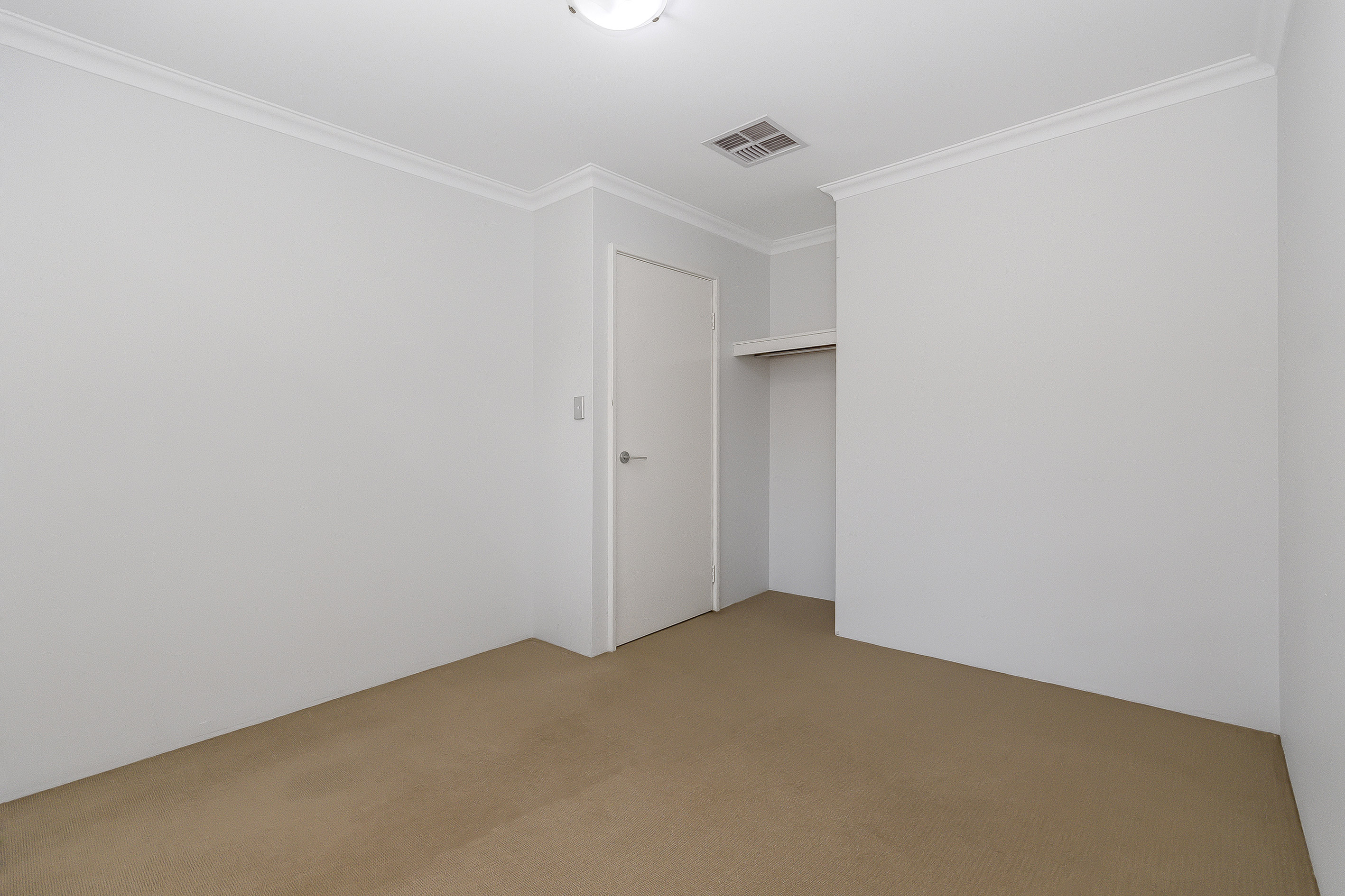 11 Engle Close, Maddington, WA 6109 AUS