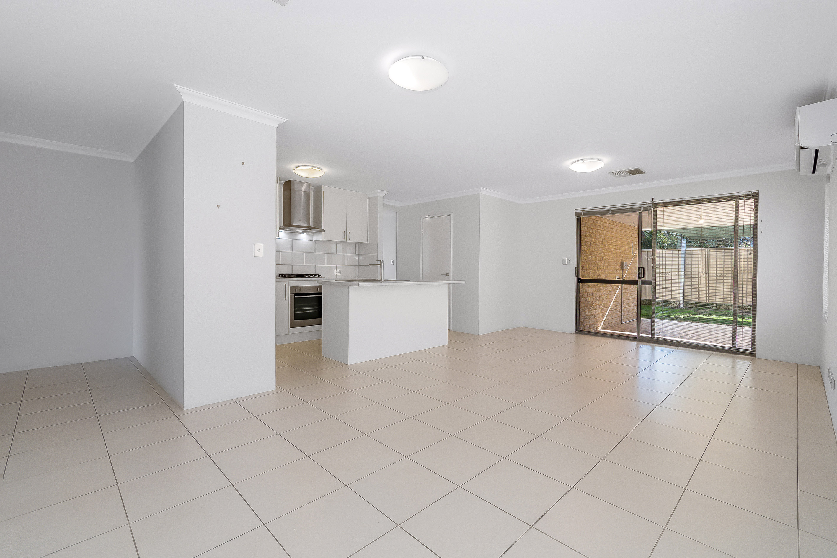 11 Engle Close, Maddington, WA 6109 AUS