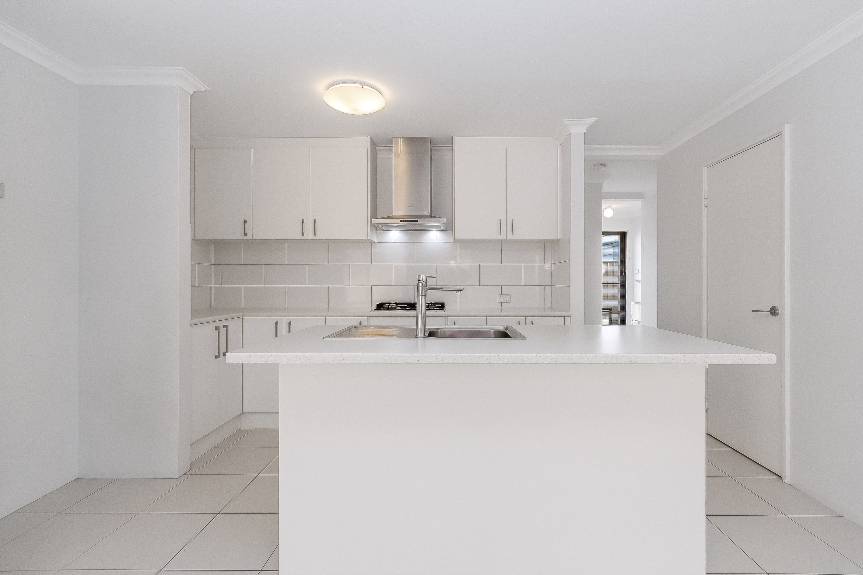11 Engle Close, Maddington, WA 6109 AUS