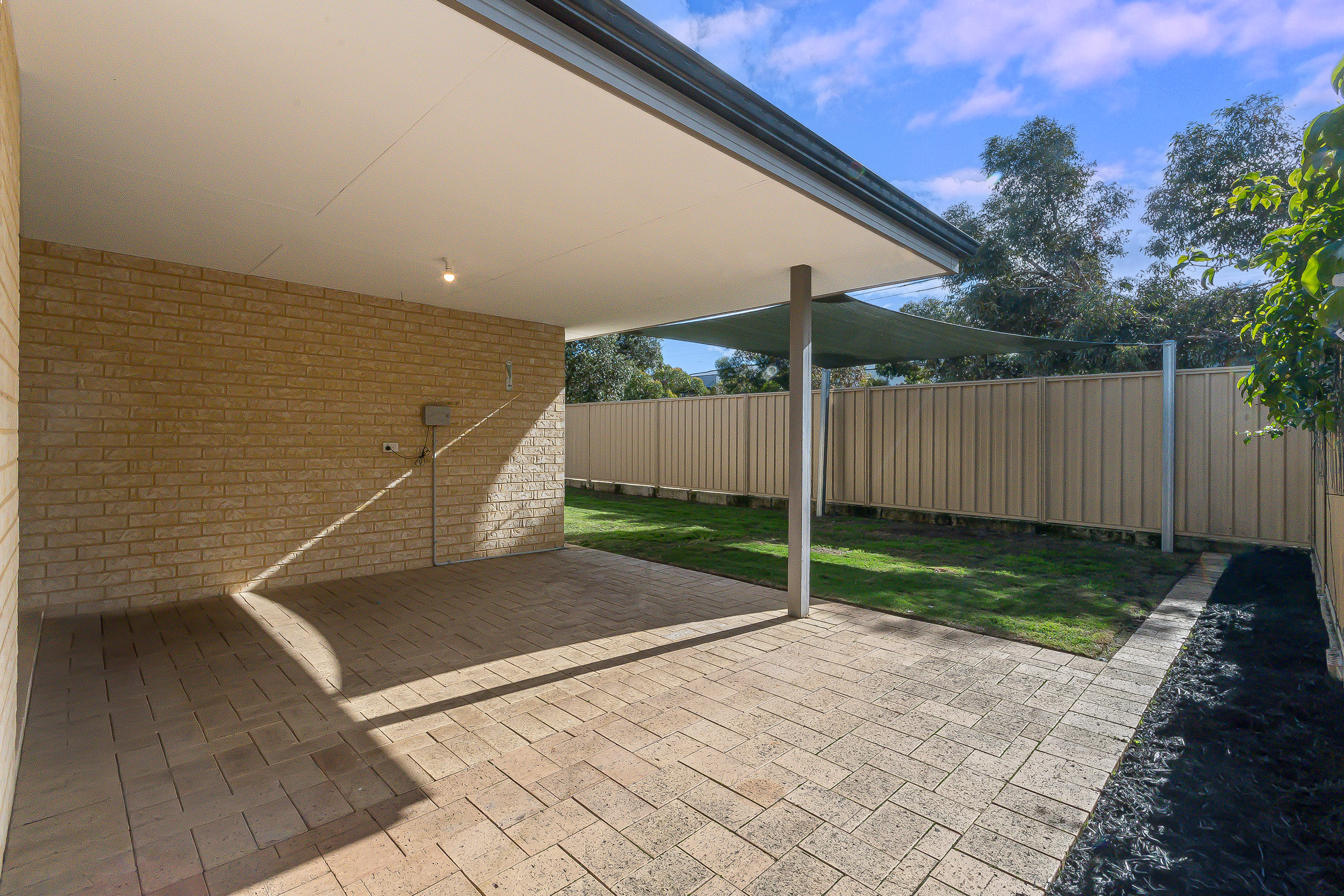 11 Engle Close, Maddington, WA 6109 AUS