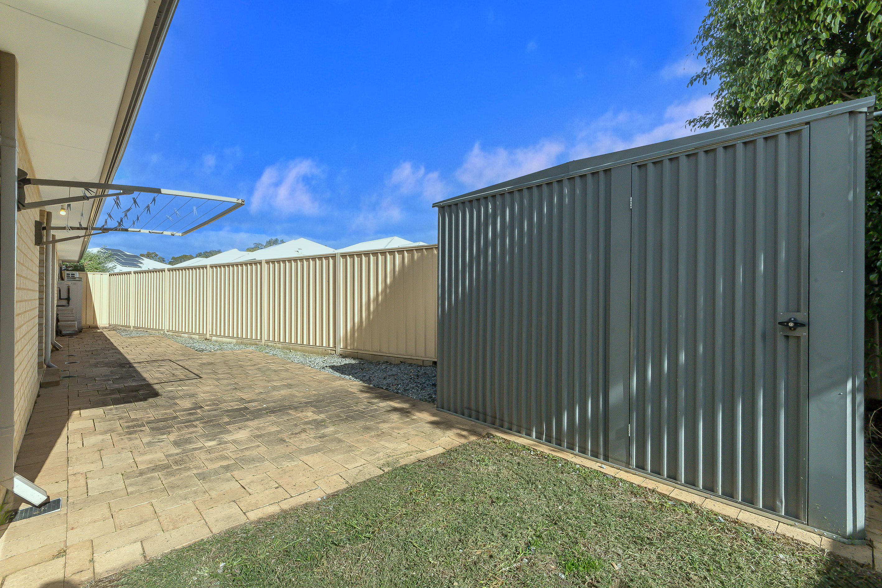 11 Engle Close, Maddington, WA 6109 AUS